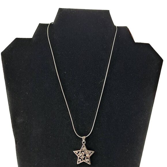 Ladies Star Necklace - Picture 1 of 7
